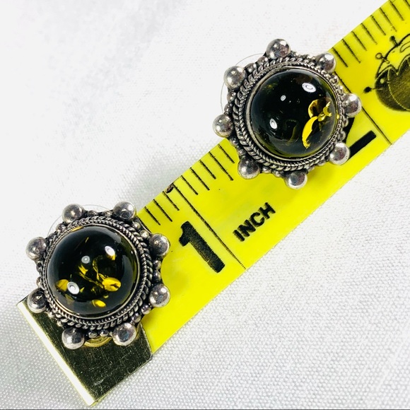 Green Amber cabochon button post earrings - Picture 5 of 7